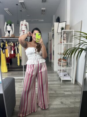 Pantalón troquelado rosa