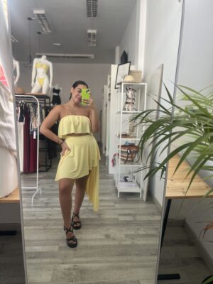 Conjunto licra falda y top volante