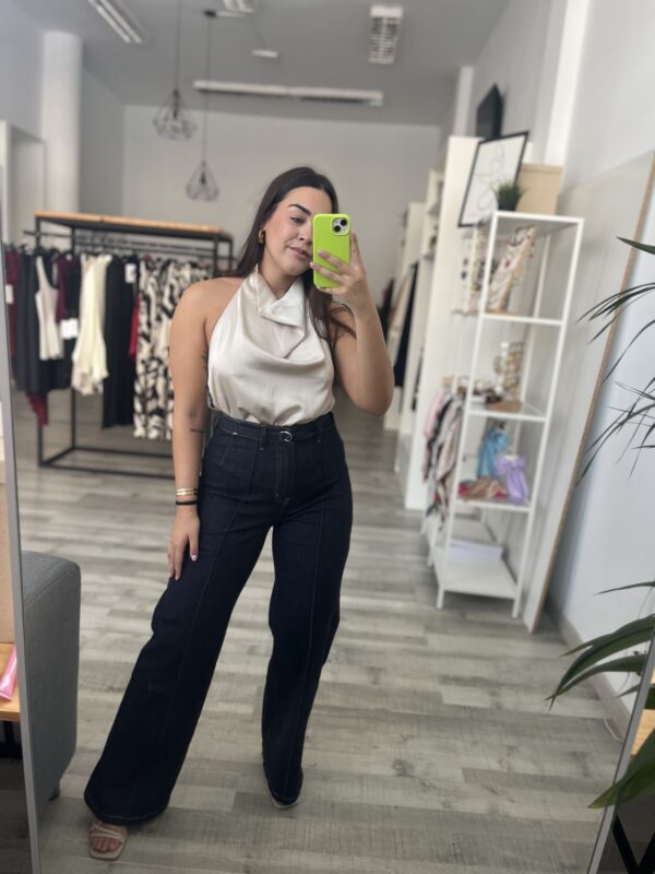 Top satinado cuello