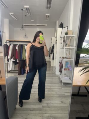 Top encaje asimétrico