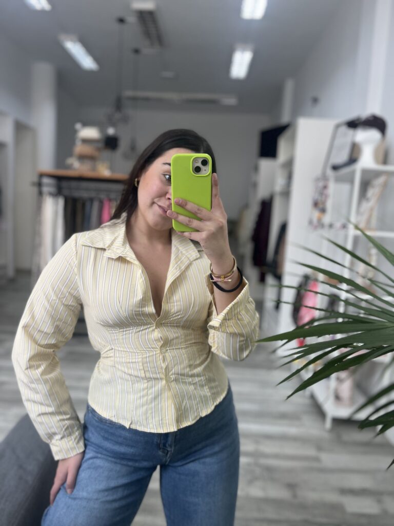 Camisa botones entallada