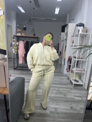 Conjunto chandal amarillo