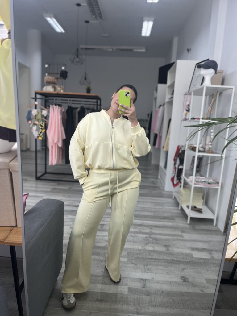 Conjunto chandal amarillo