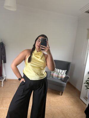 Top cuello satinado